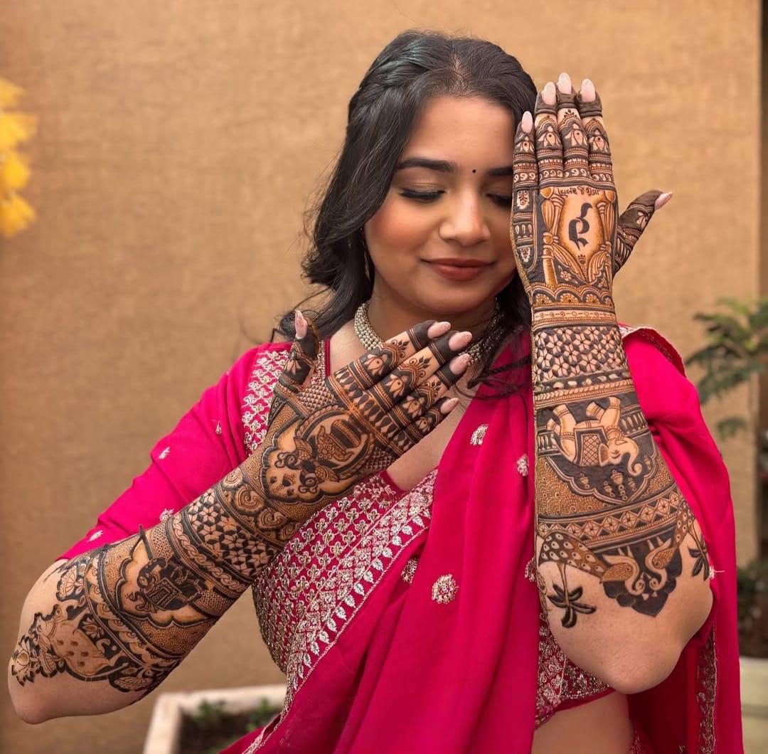 Latest Back Hand Mehndi Designs for Girls