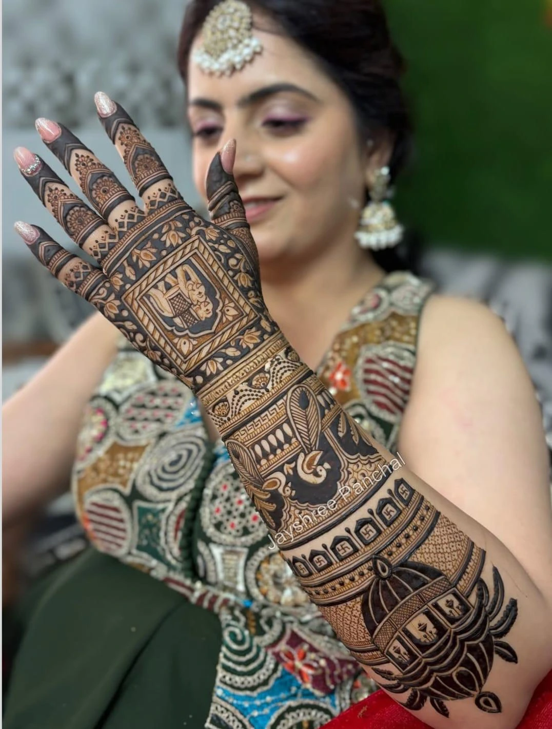 Luxury Bridal Mehendi Services: Why Brides Are Choosing Premium Designs