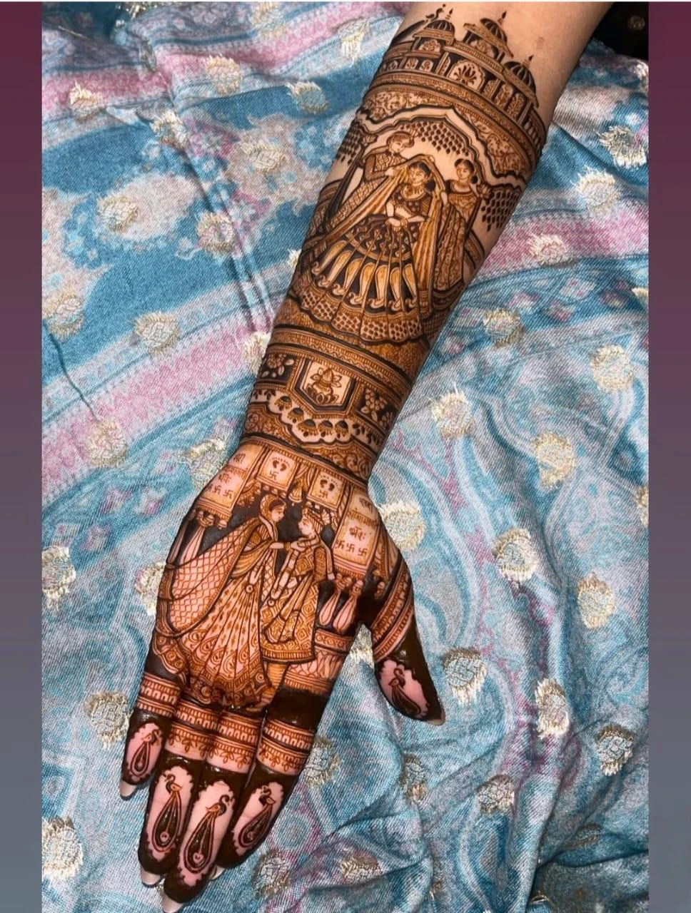 Book Expert Mehendi Artists for Beautiful and Long-Lasting Designs
